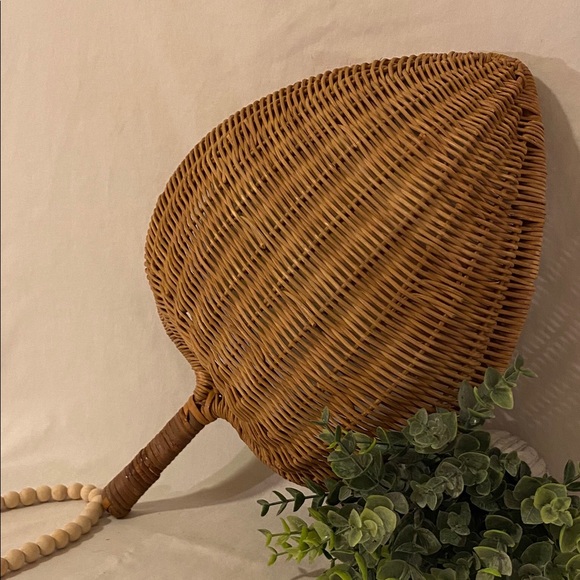 Wicker Rattan Leaf Basket - Picture 3 of 3